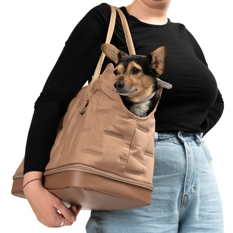 Carrier bag in beige with dog, suitable for transporting small pets. Bag with carrying handles and side entry.