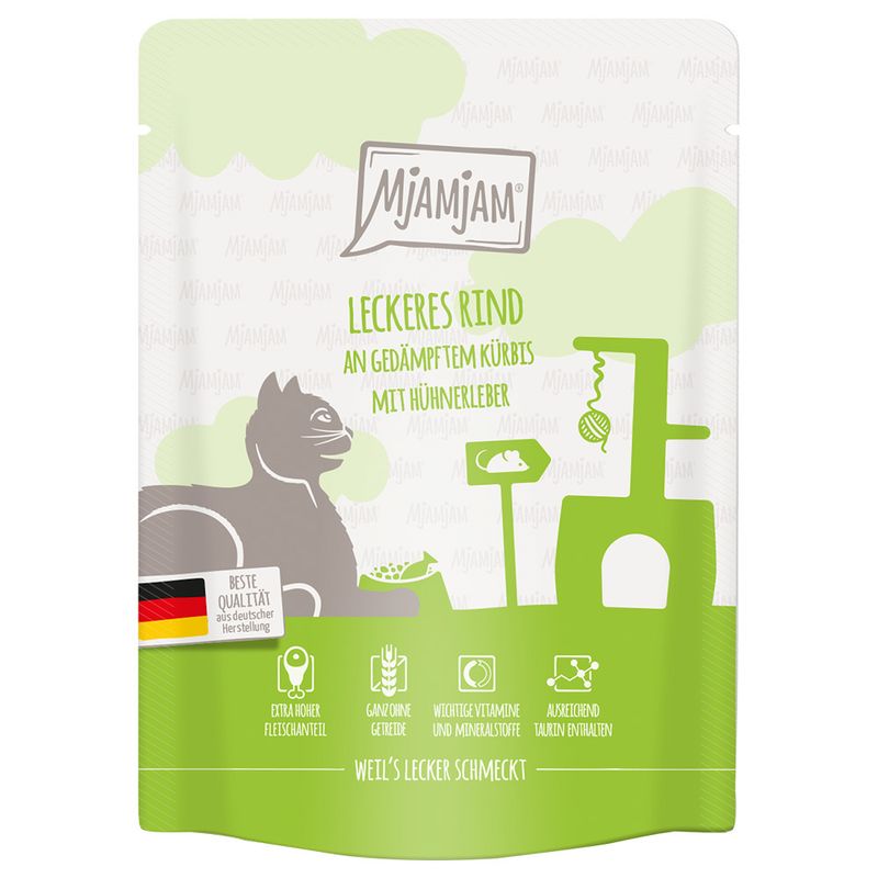 Mjamjam tasty beef with steamed pumpkin and chicken liver. Premium quality from German production, extra high meat content, grain-free, contains essential vitamins and taurine.
