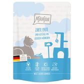 Mjamjam tender duck and poultry with tasty carrots. Premium quality from German production. Extra high meat content, grain-free, contains essential vitamins and sufficient taurine.