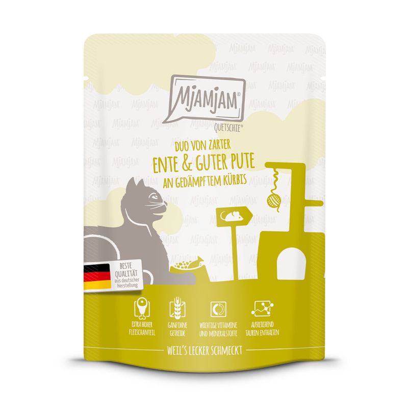 Mjamjam Quetsche Duo with tender duck and turkey on steamed pumpkin. Top quality from German production. Extra high meat content, grain-free, valuable vitamins and taurine.